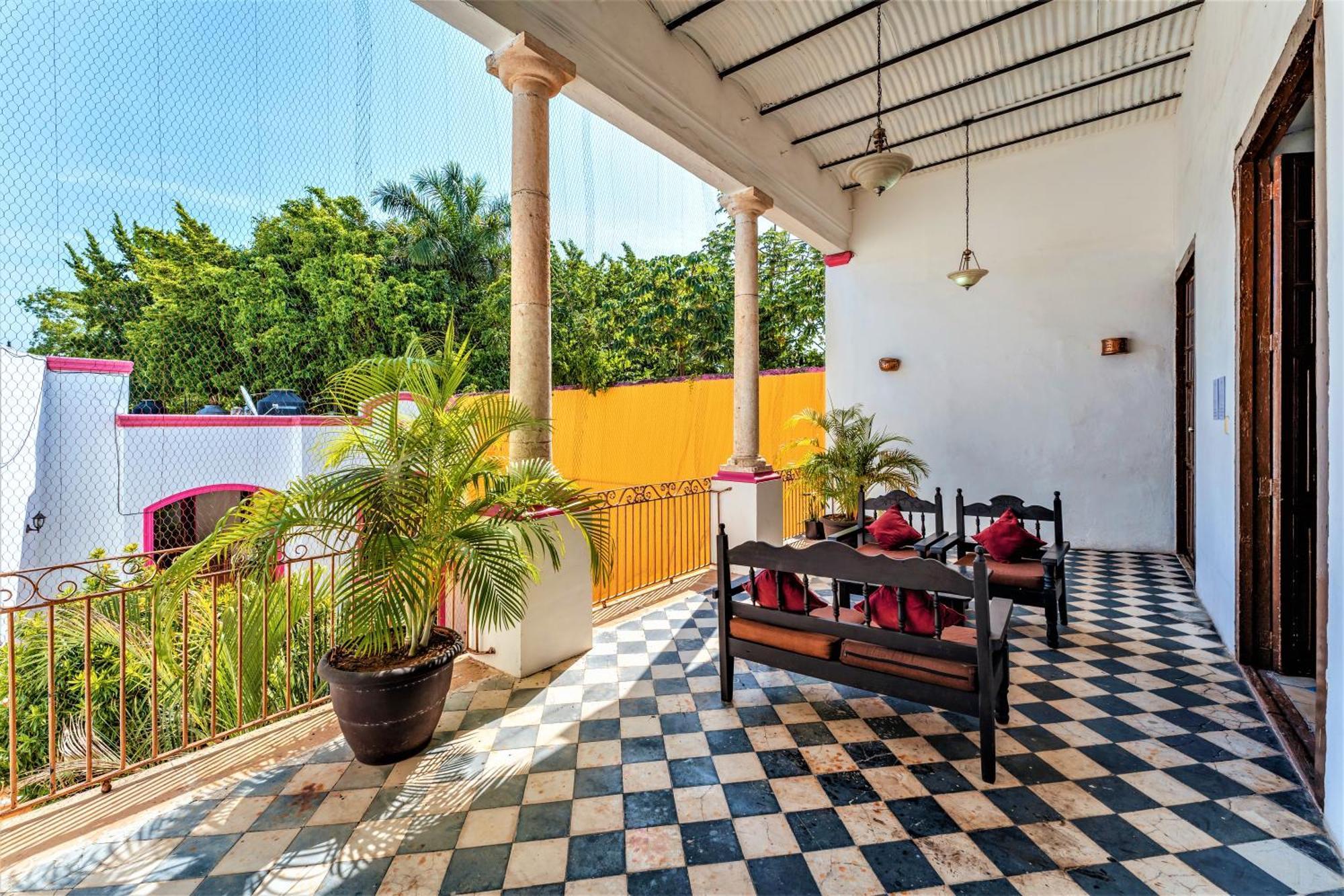 Hotel Gran Centenario Merida Exterior photo